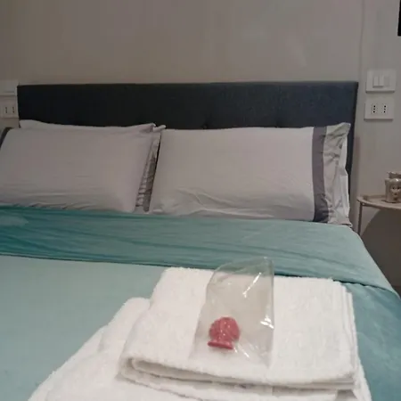 Giù Per La Costa - Siracusa