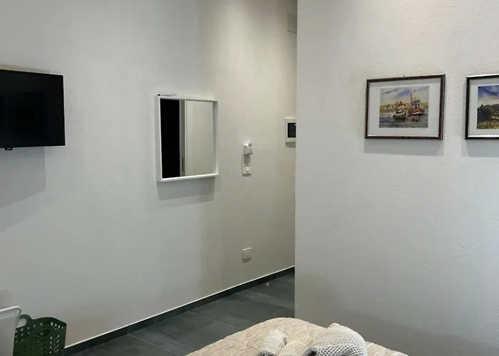 Giu Per La Costa - Siracusa