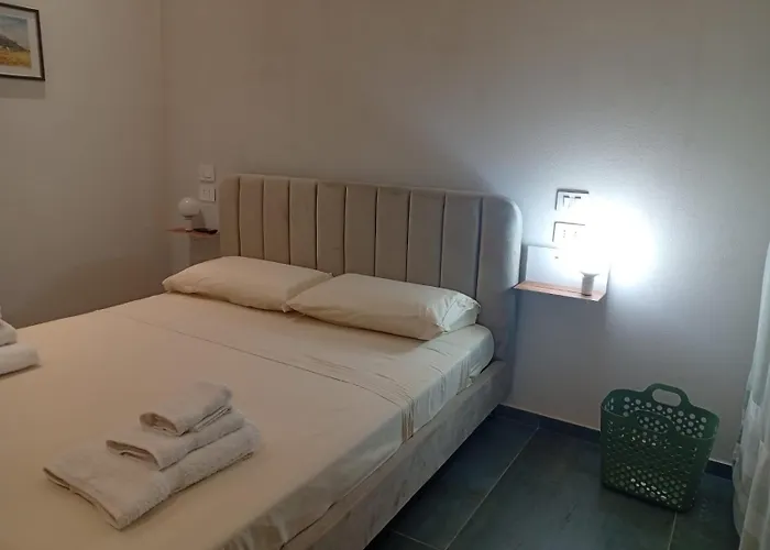 Giu Per La Costa - Siracusa
